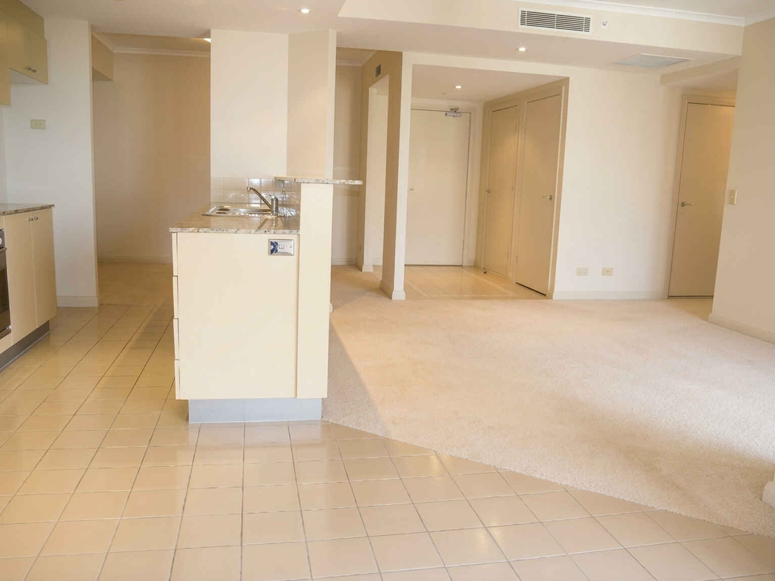 2002/2a Help St Chatswood