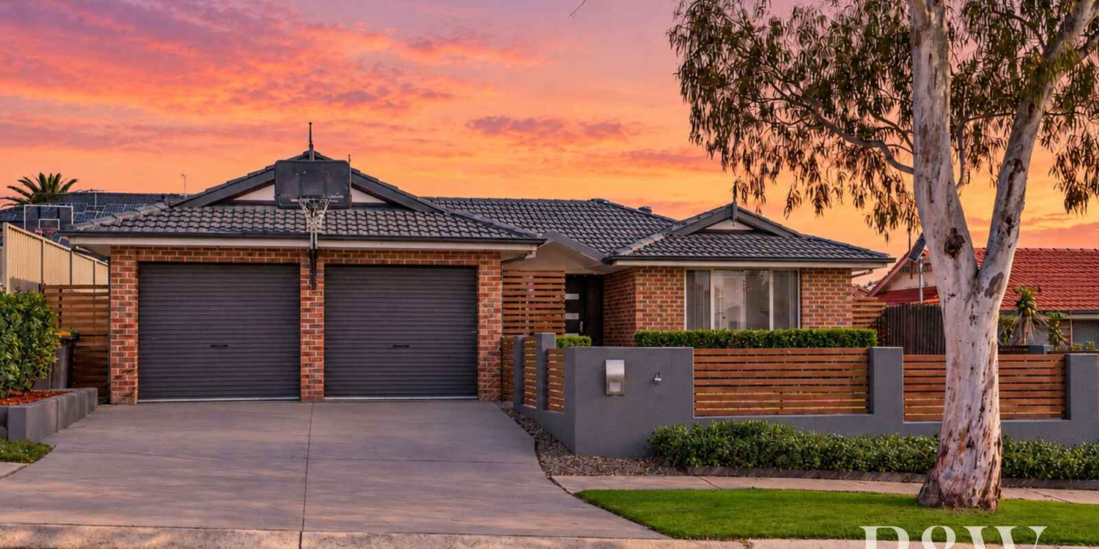 4 FRIGATE-BIRD AVENUE Hinchinbrook 4 FRIGATE-BIRD AVENUE Hinchinbrook