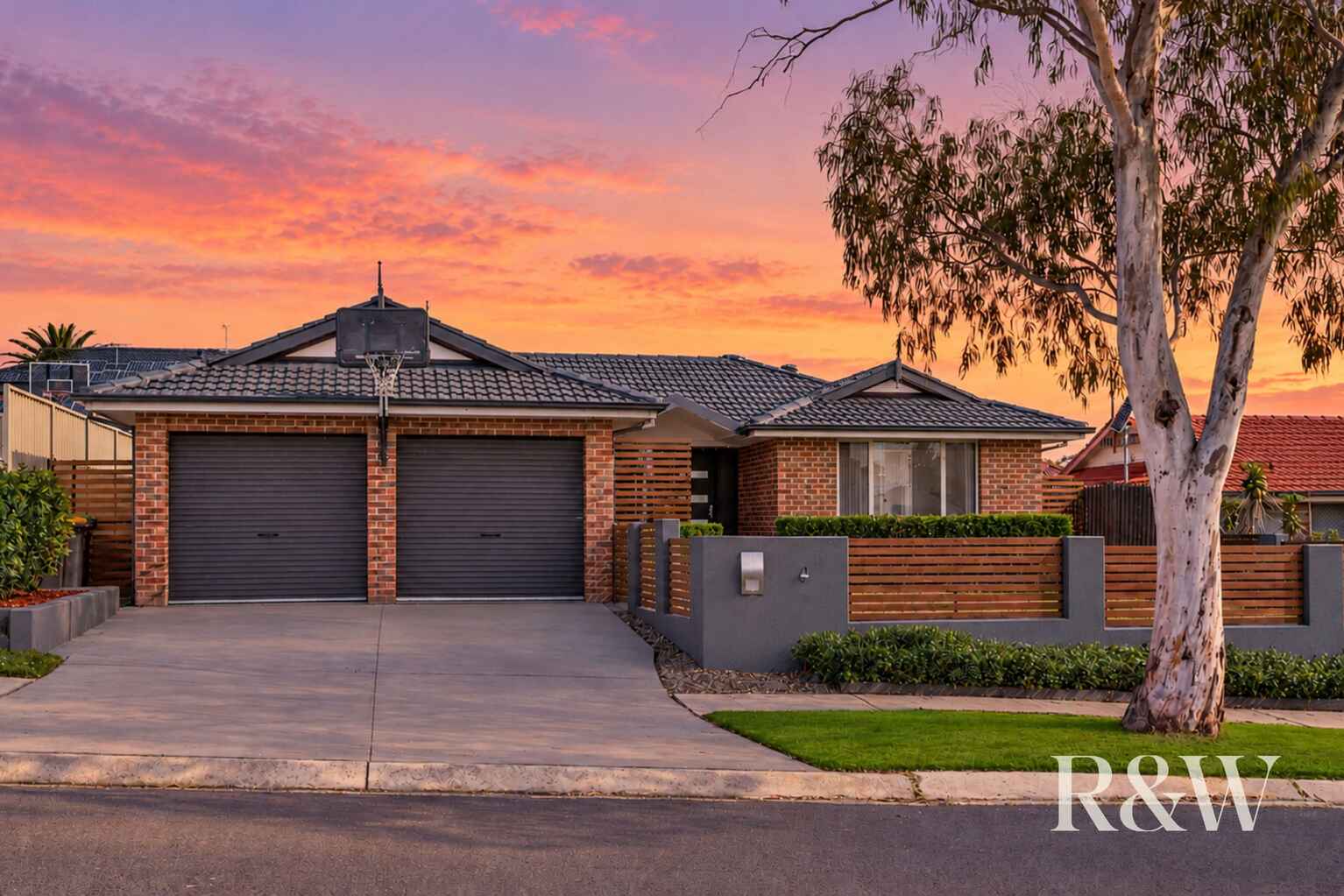 4 FRIGATE-BIRD AVENUE Hinchinbrook 4 FRIGATE-BIRD AVENUE Hinchinbrook