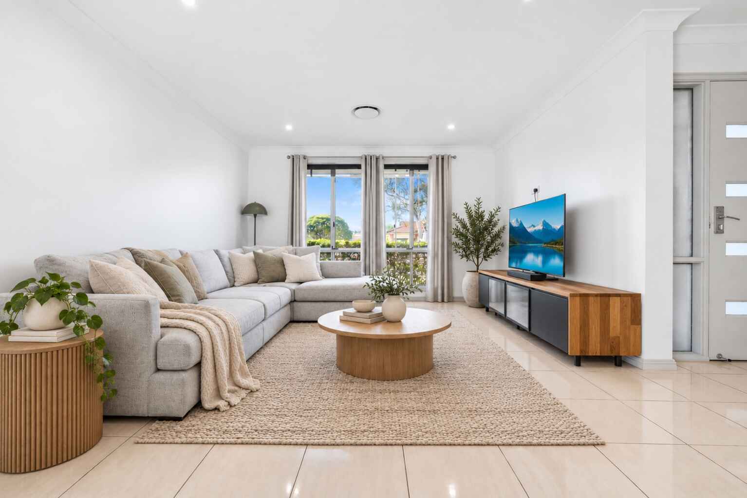 4 FRIGATE-BIRD AVENUE Hinchinbrook 4 FRIGATE-BIRD AVENUE Hinchinbrook