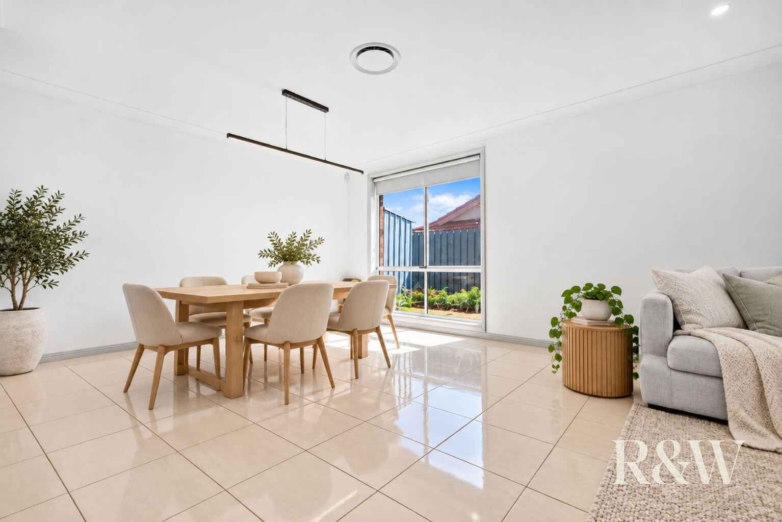 4 FRIGATE-BIRD AVENUE Hinchinbrook 4 FRIGATE-BIRD AVENUE Hinchinbrook