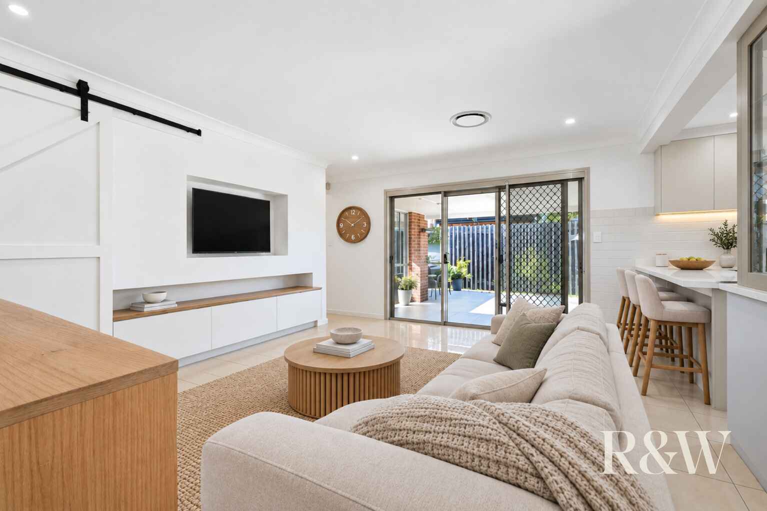 4 FRIGATE-BIRD AVENUE Hinchinbrook 4 FRIGATE-BIRD AVENUE Hinchinbrook
