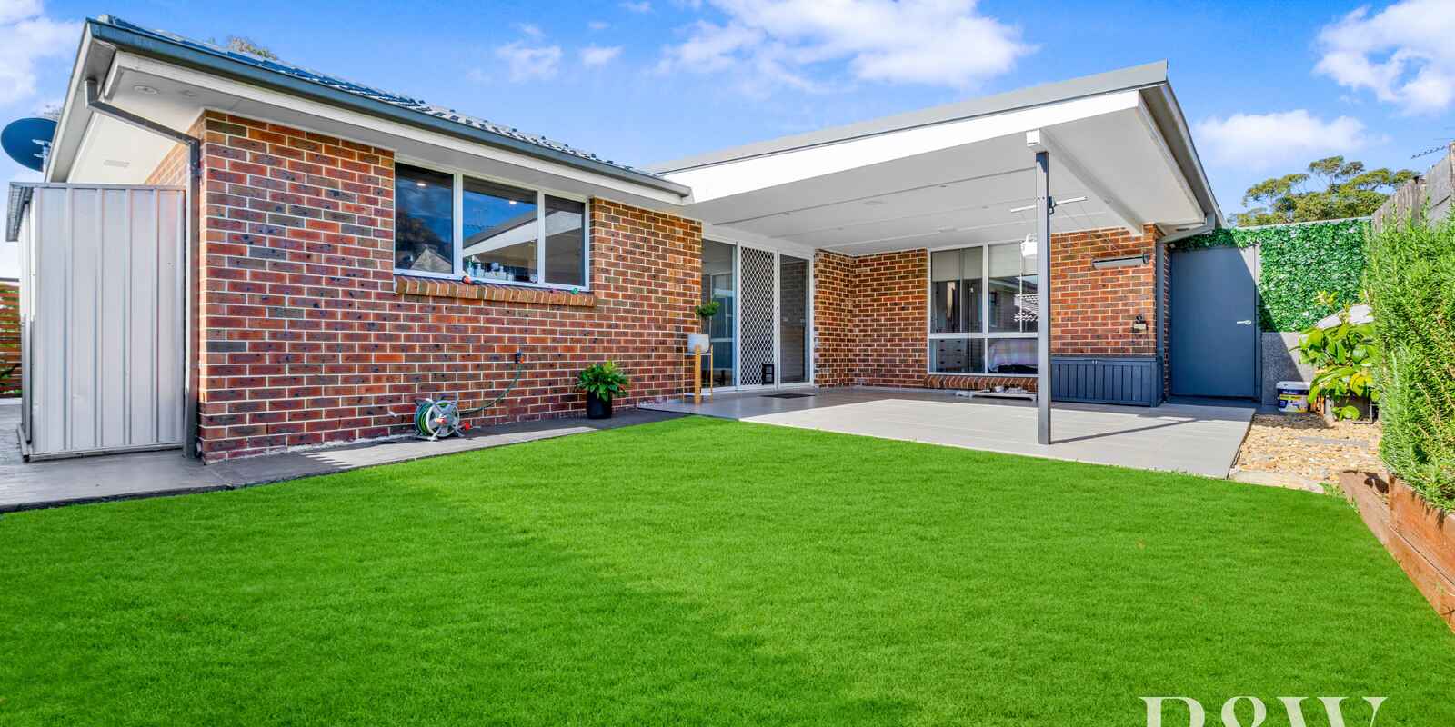 4 FRIGATE-BIRD AVENUE Hinchinbrook 4 FRIGATE-BIRD AVENUE Hinchinbrook
