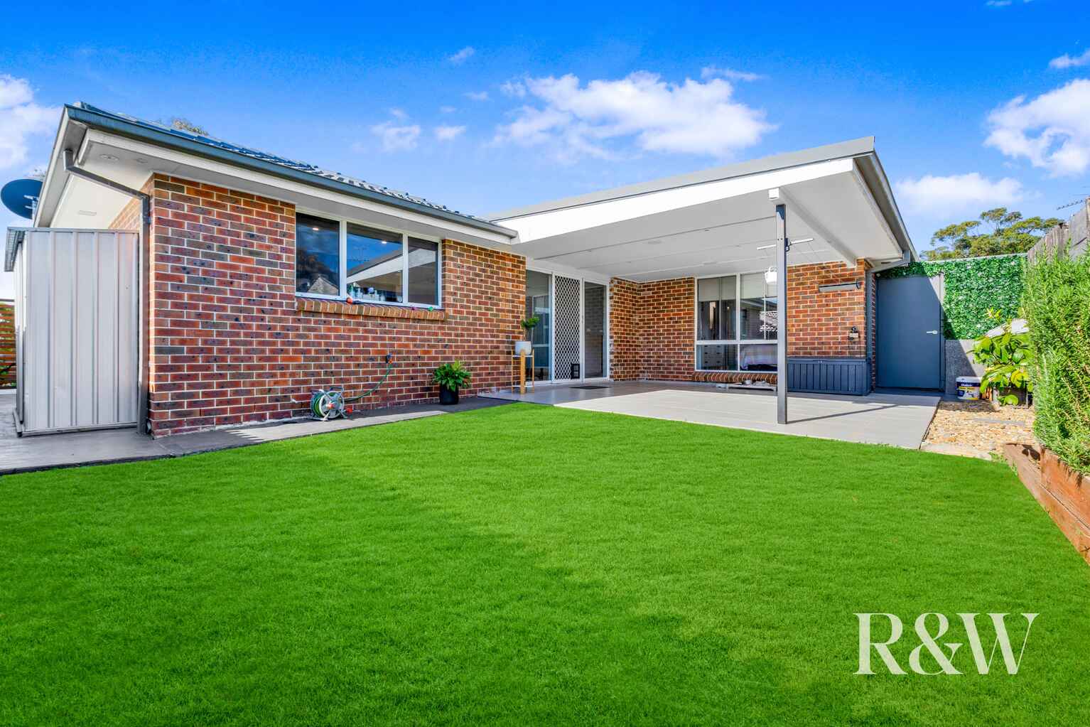 4 FRIGATE-BIRD AVENUE Hinchinbrook 4 FRIGATE-BIRD AVENUE Hinchinbrook