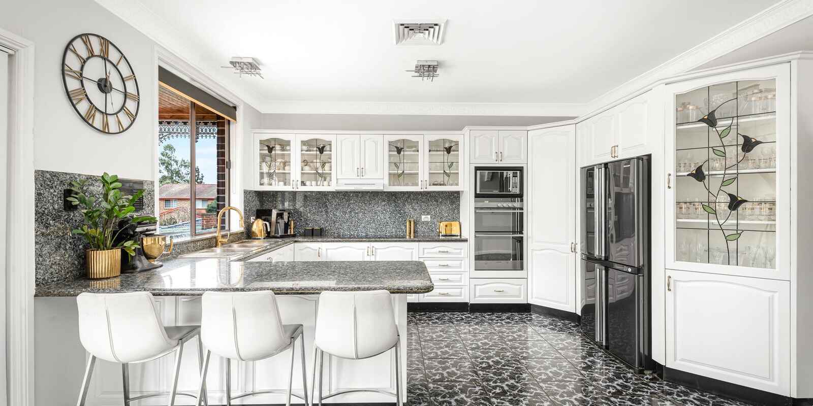 4 Nalong Street St Clair 4 Nalong Street St Clair