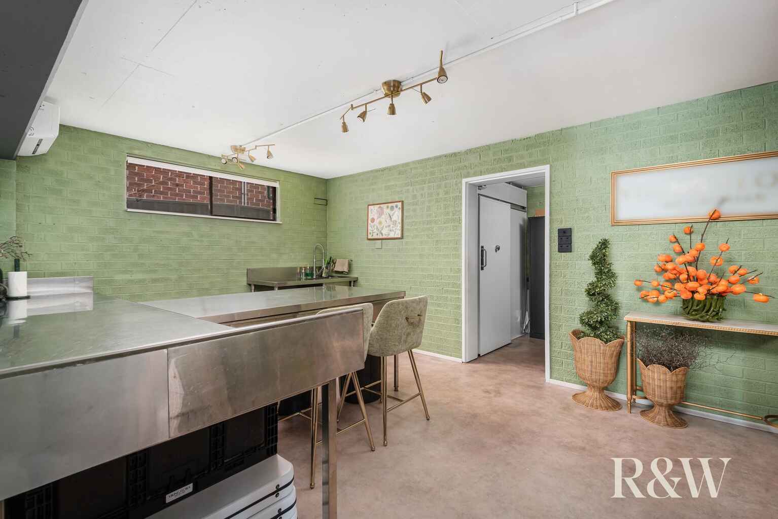 4 Nalong Street St Clair 4 Nalong Street St Clair