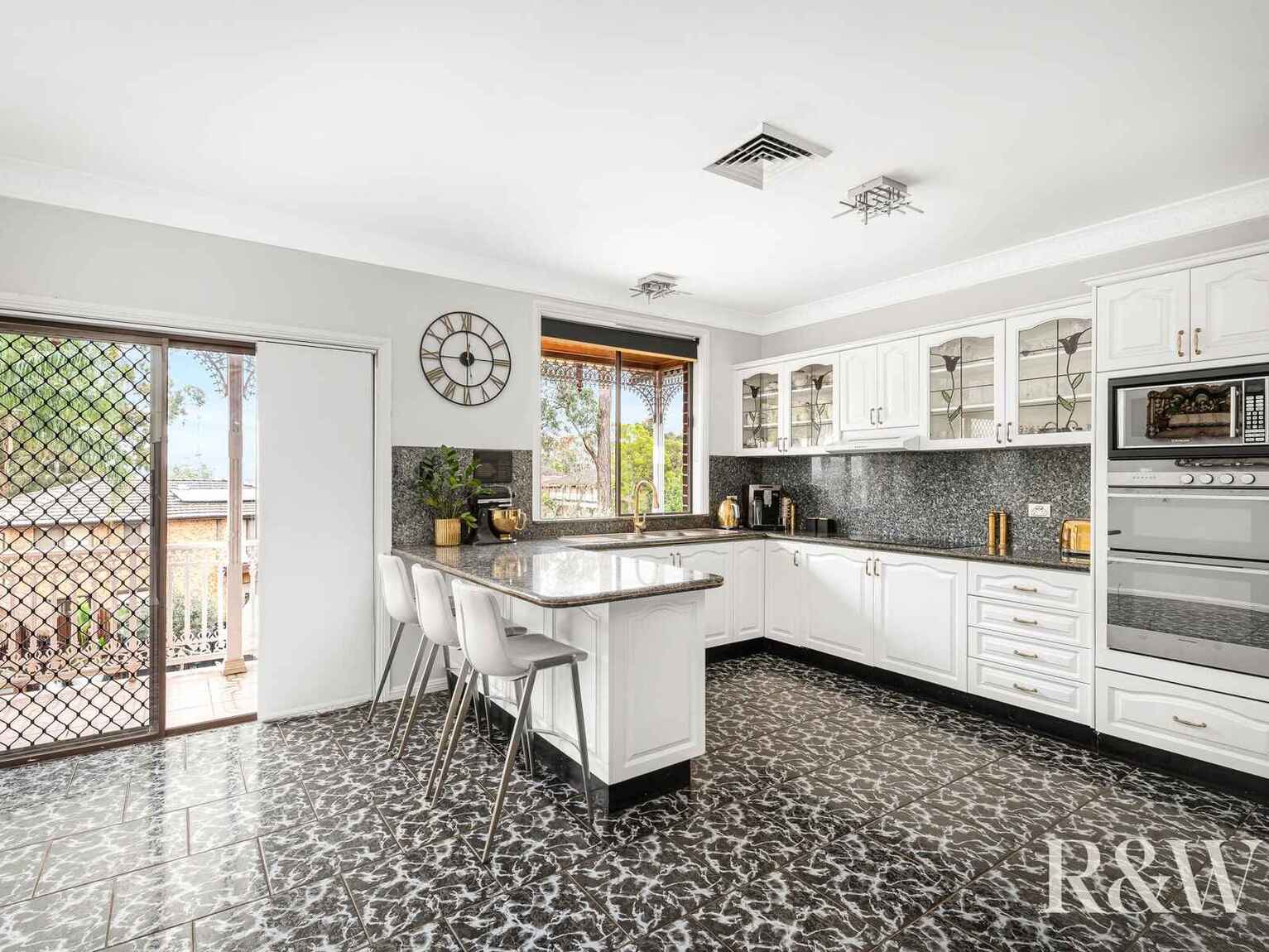 4 Nalong Street St Clair 4 Nalong Street St Clair