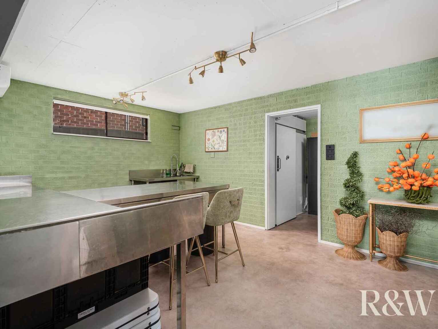 4 Nalong Street St Clair 4 Nalong Street St Clair