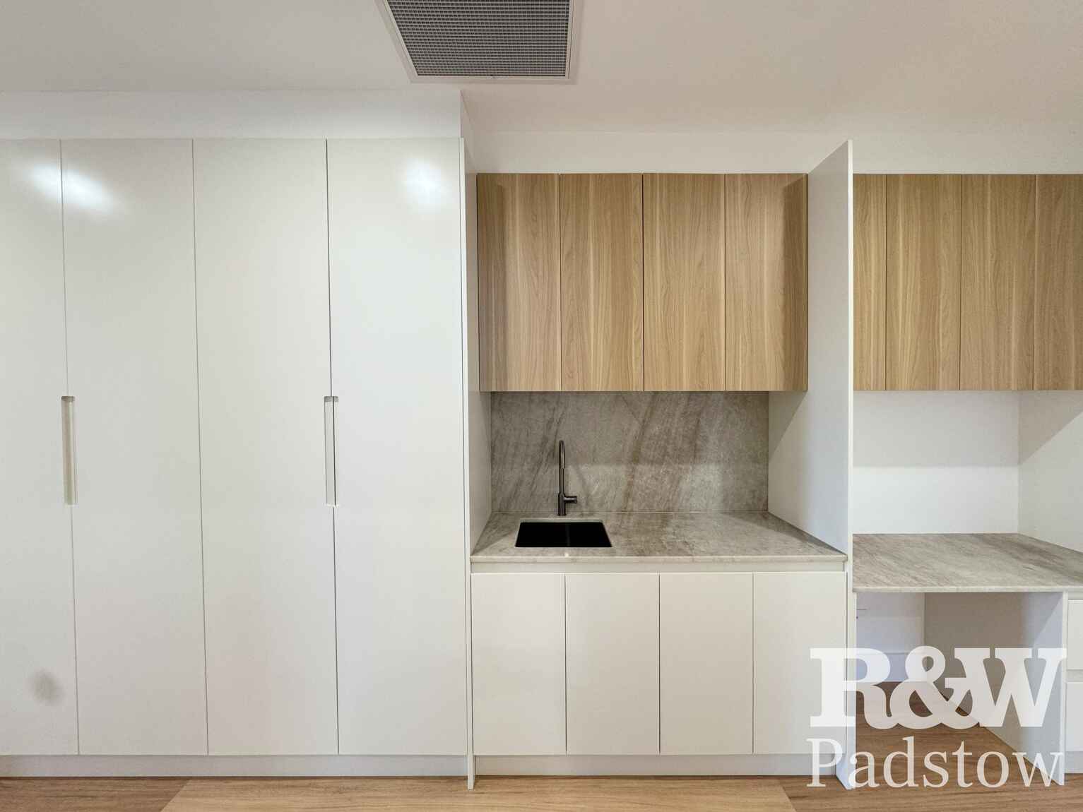 14 Harford Avenue East Hills 14 Harford Avenue East Hills