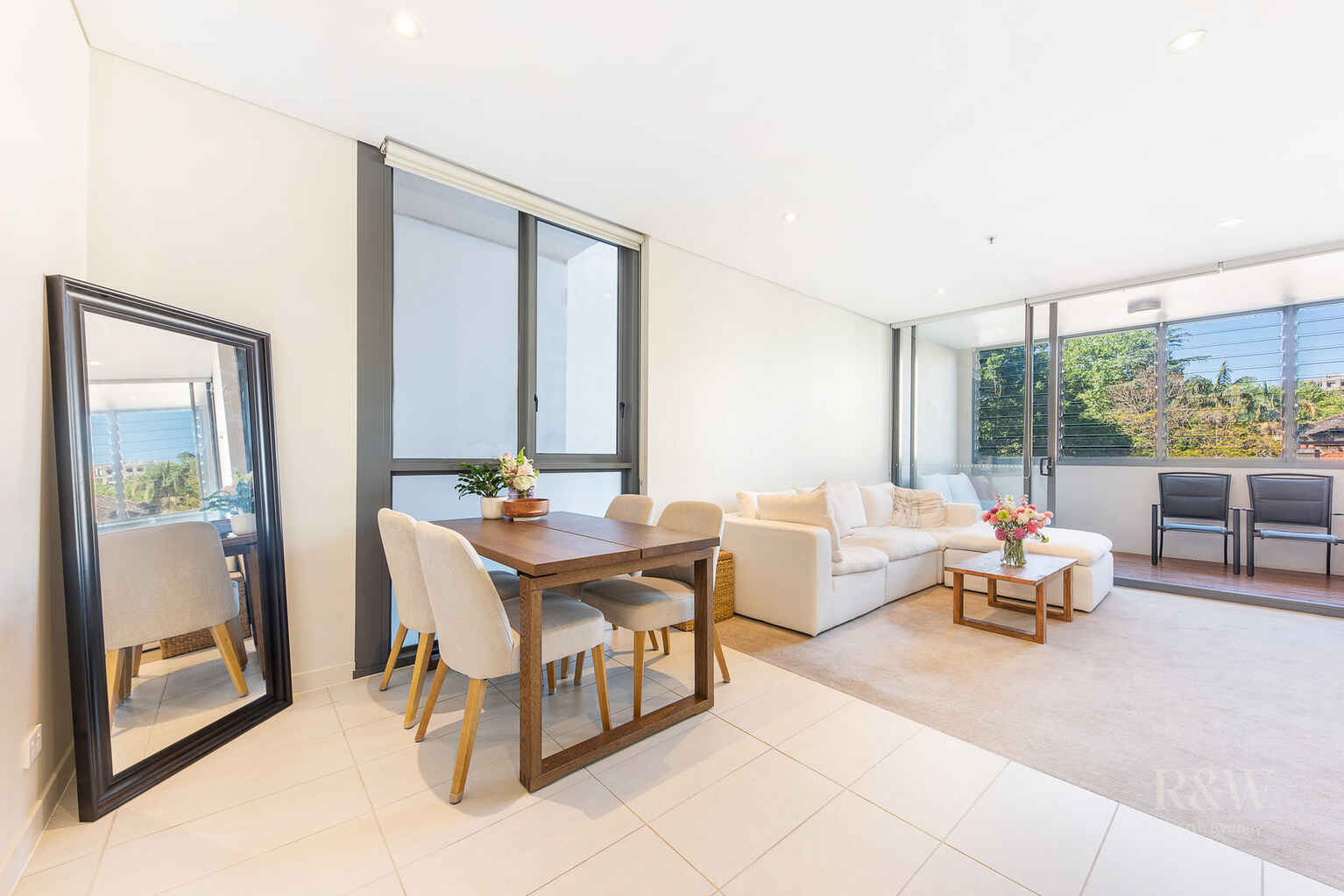 204/245 Pacific Highway North Sydney