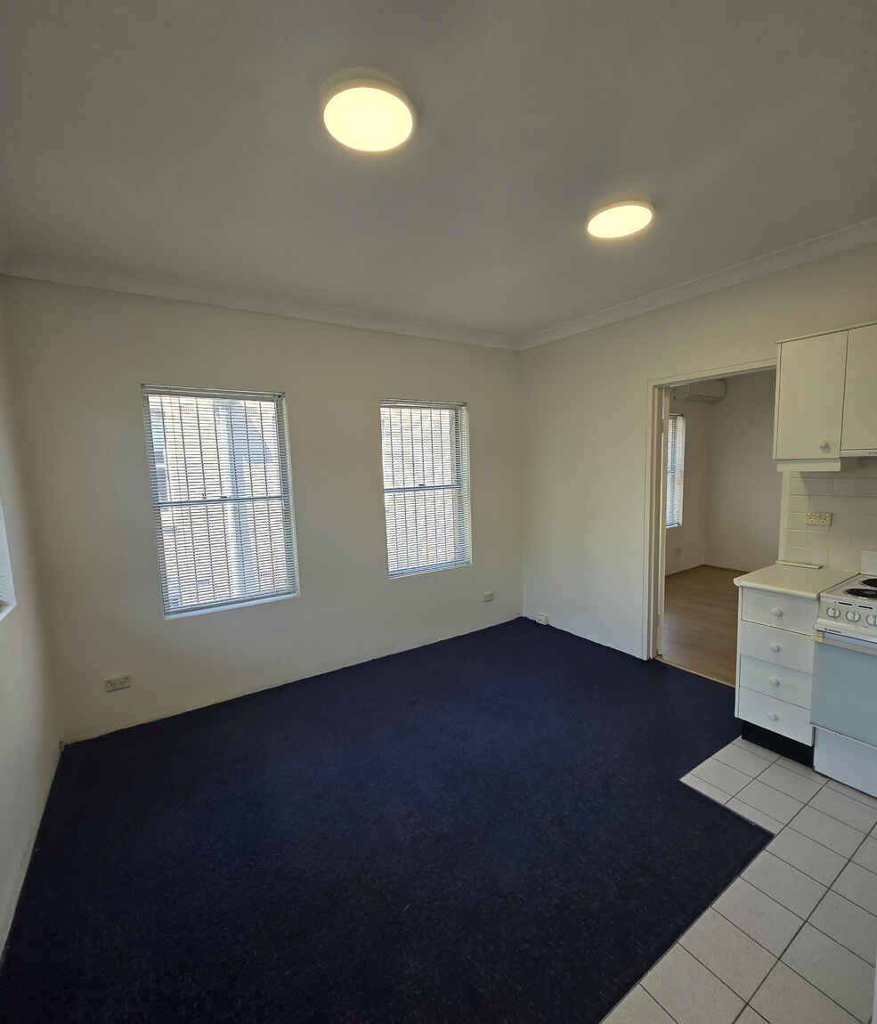 REAR LEVEL 1/214 KING STREET Newtown