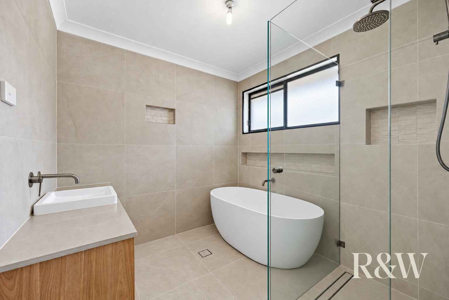 40 PARKHILL AVENUE Leumeah 40 PARKHILL AVENUE Leumeah
