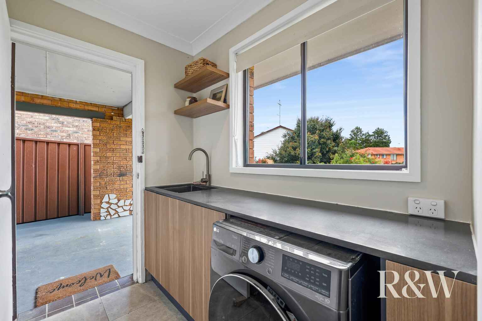 40 PARKHILL AVENUE Leumeah 40 PARKHILL AVENUE Leumeah