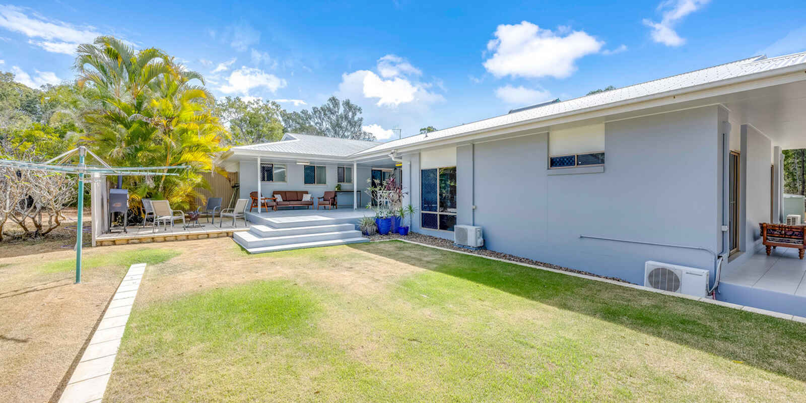 1 Narooma Drive Branyan 1 Narooma Drive Branyan