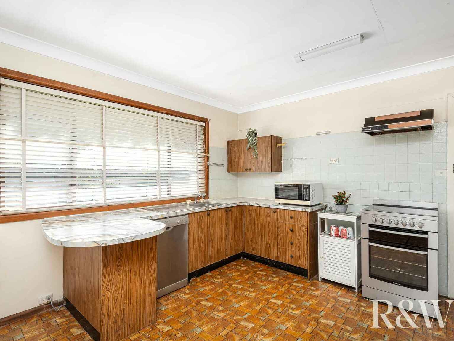 10 Rabaul Avenue Whalan