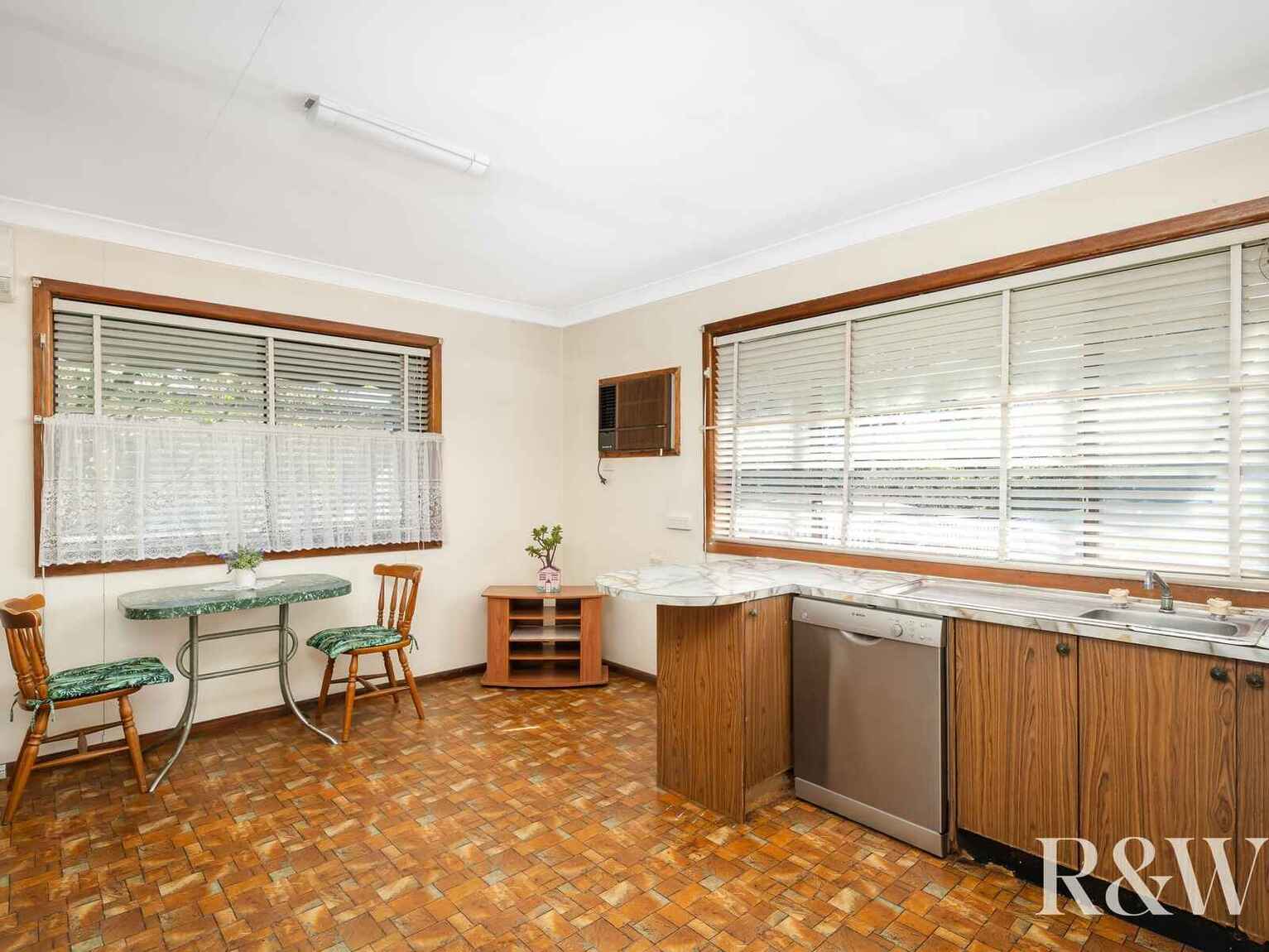 10 Rabaul Avenue Whalan
