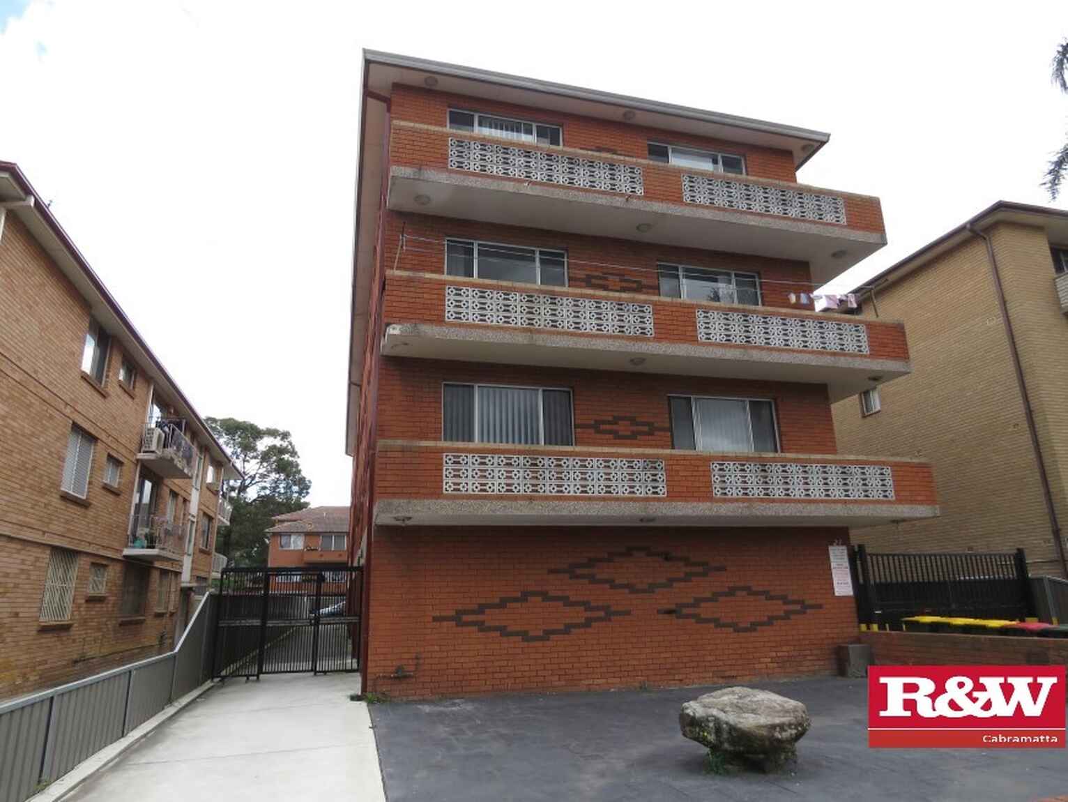 10/27 Park Road, Cabramatta