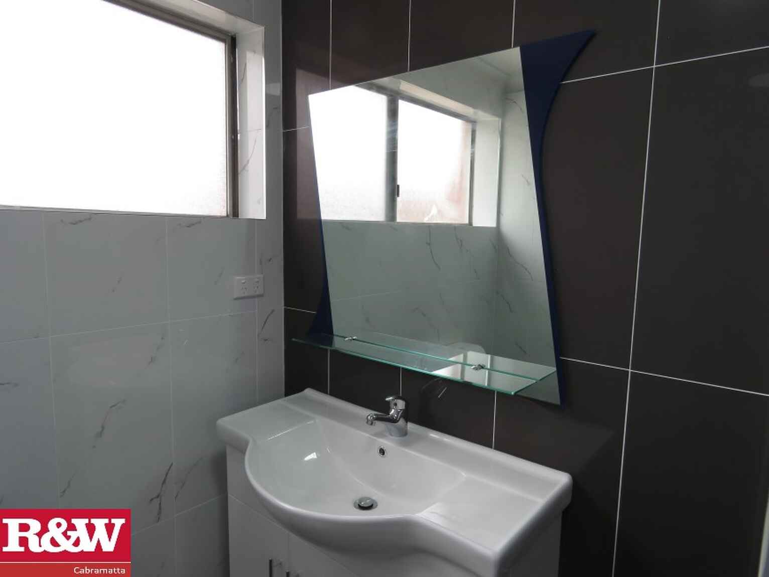 10/27 Park Road, Cabramatta