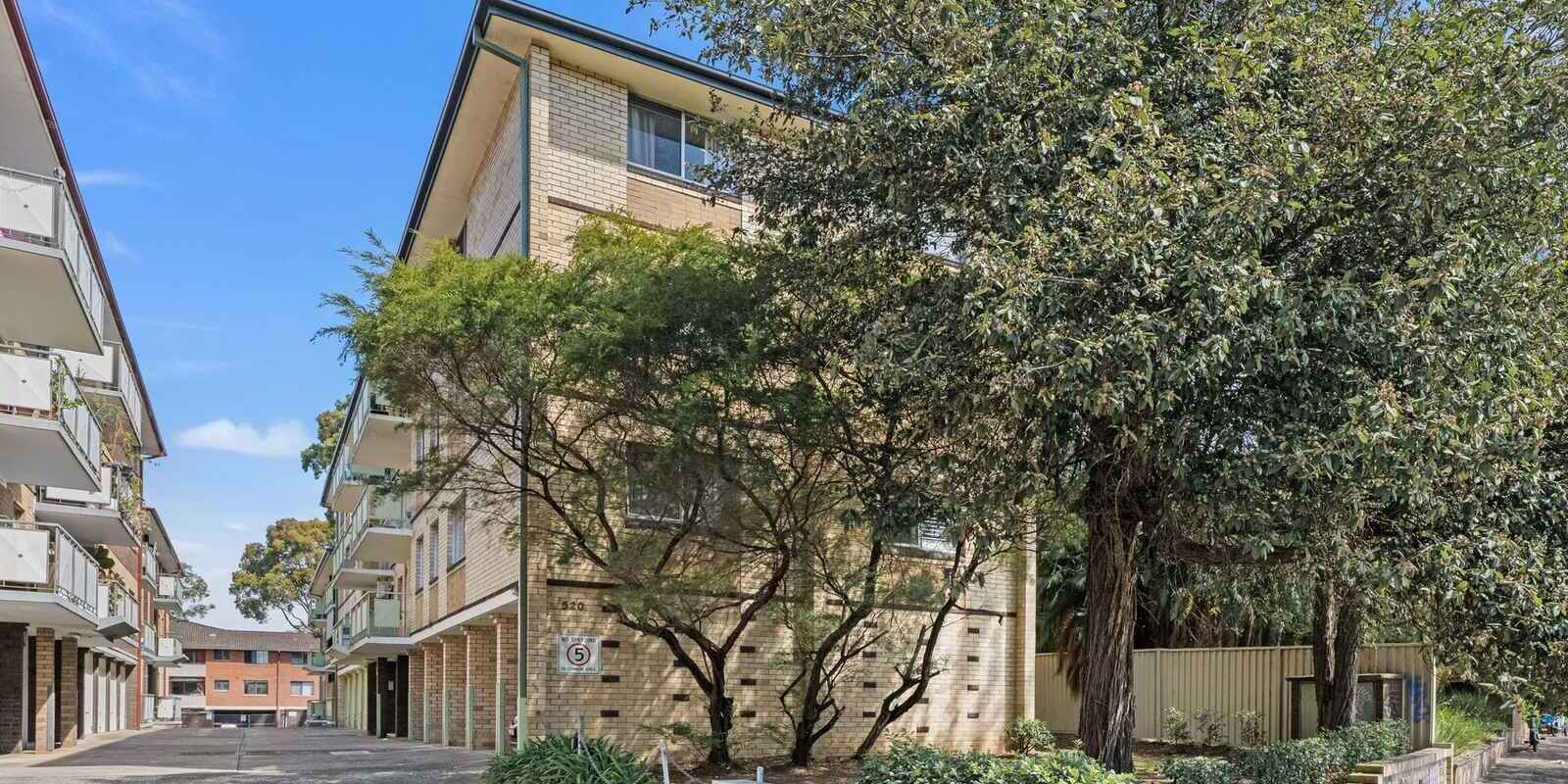16/520 New Canterbury Road Dulwich Hill