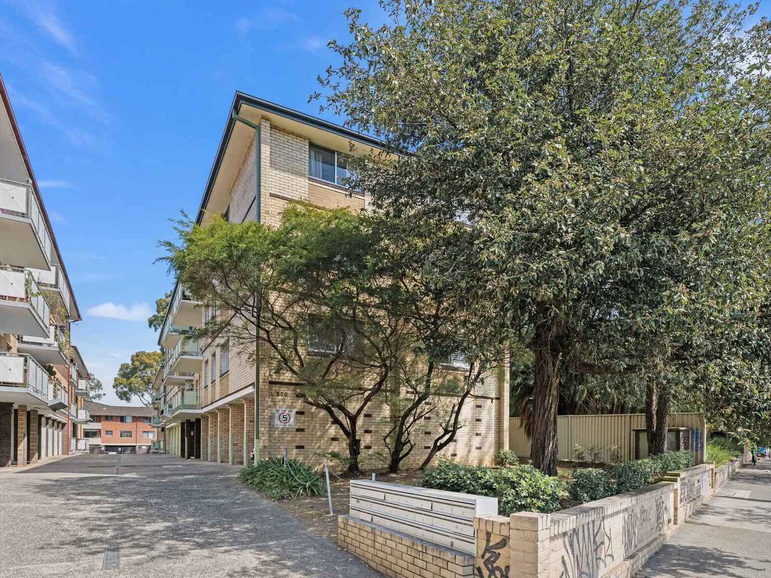 16/520 New Canterbury Road Dulwich Hill
