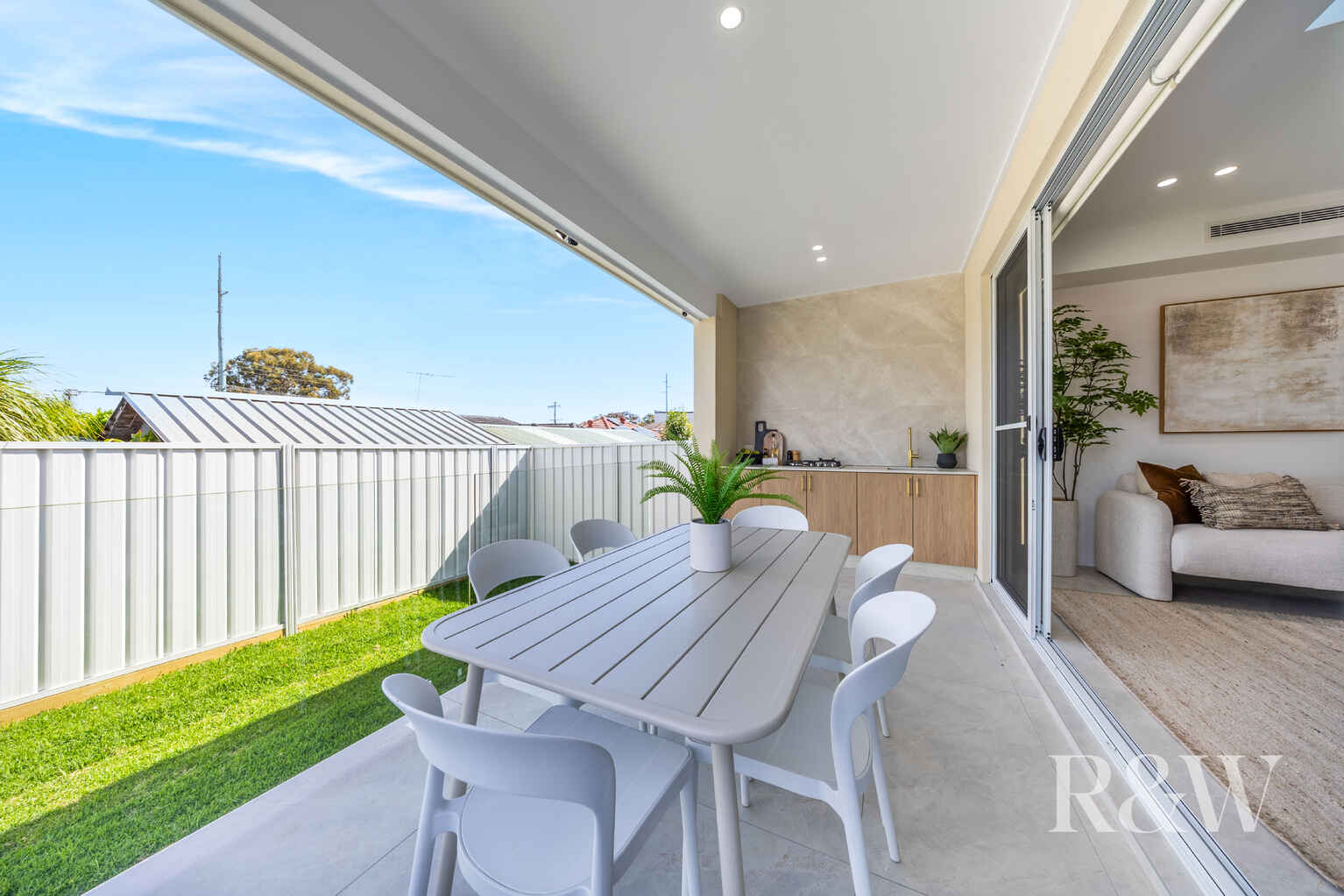33 CARINDA STREET Ingleburn 33 CARINDA STREET Ingleburn