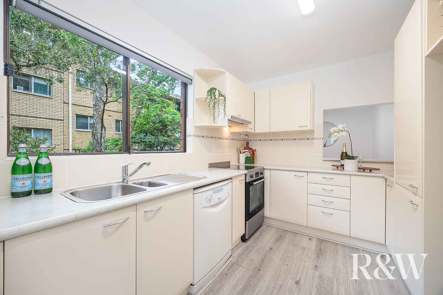 2/ 2a Surrey Street Epping