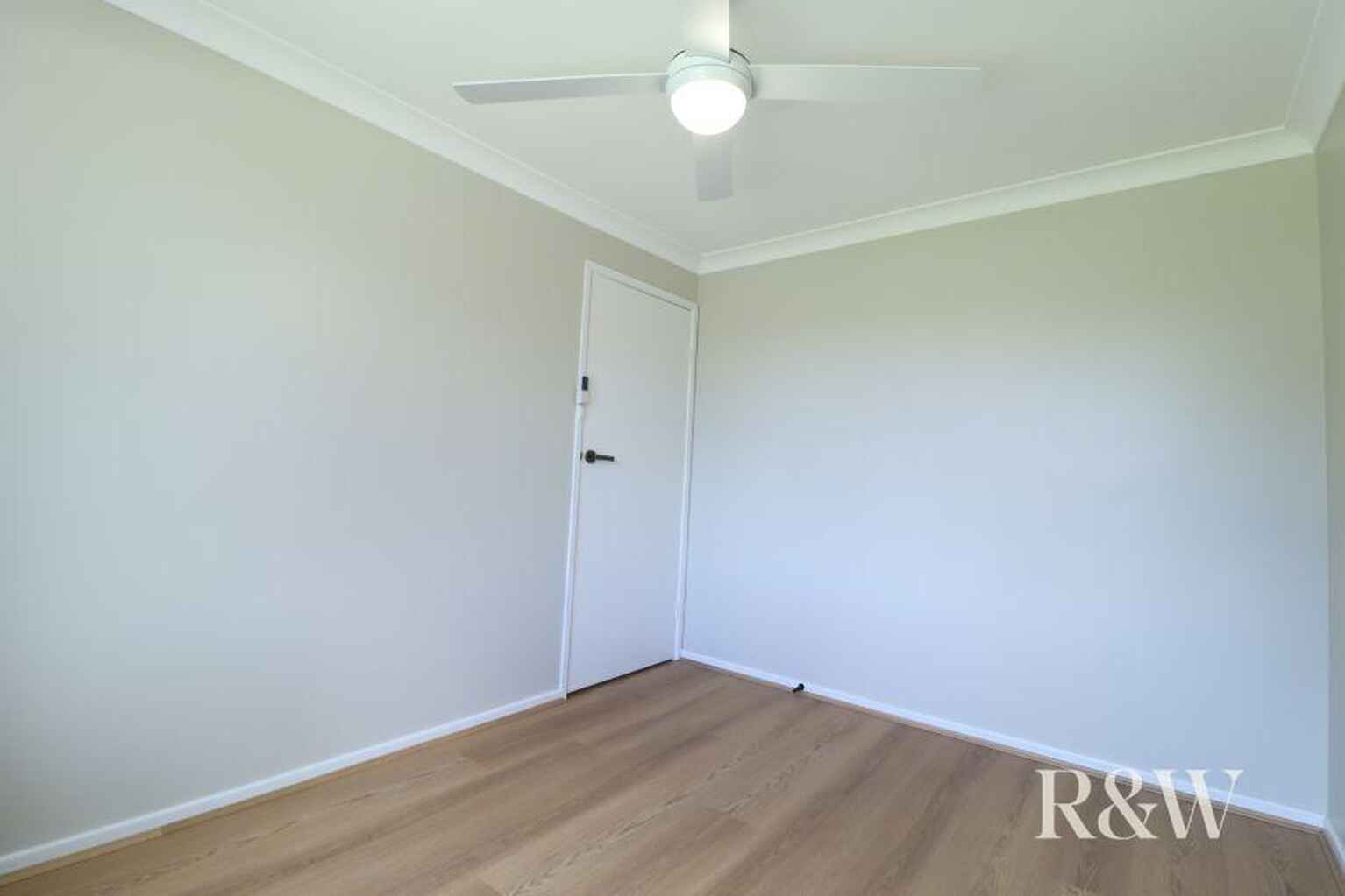 6 Bowerbird Crescent St Clair