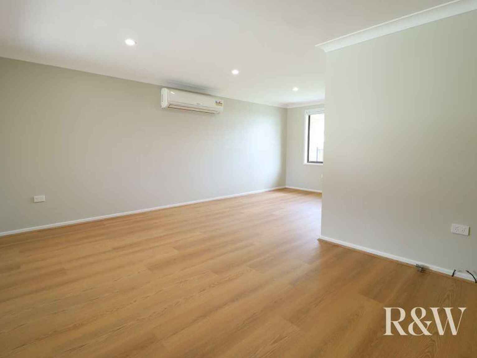 6 Bowerbird Crescent St Clair