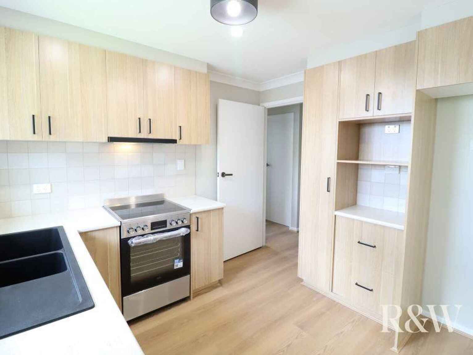 6 Bowerbird Crescent St Clair