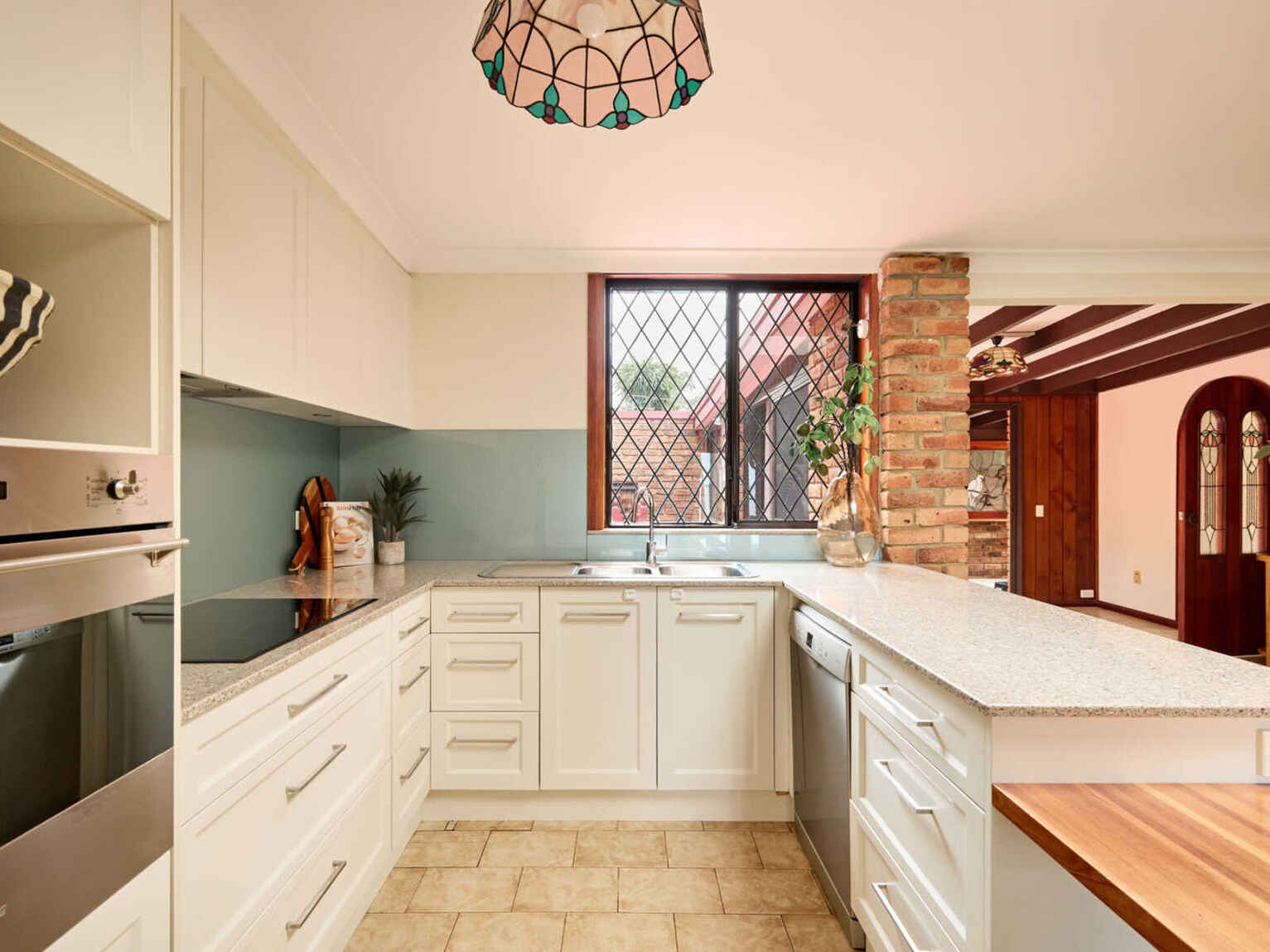 284 Tuggerawong Road Tuggerawong