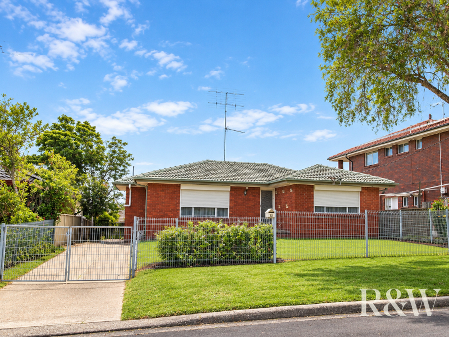 25 Sheba Crescent South Penrith