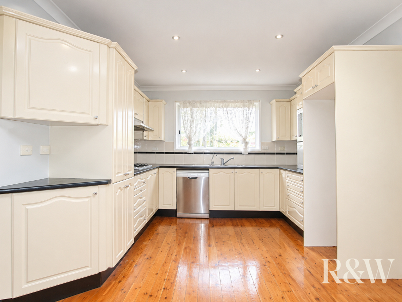 25 Sheba Crescent South Penrith
