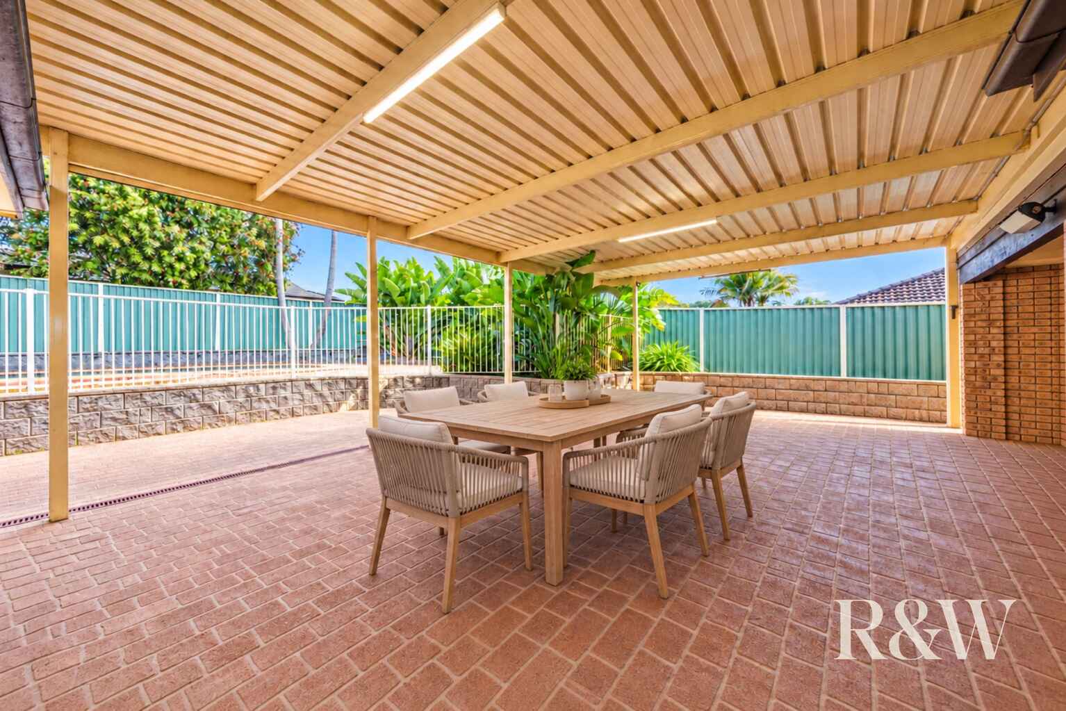 30 HARCOURT PLACE Eagle Vale 30 HARCOURT PLACE Eagle Vale