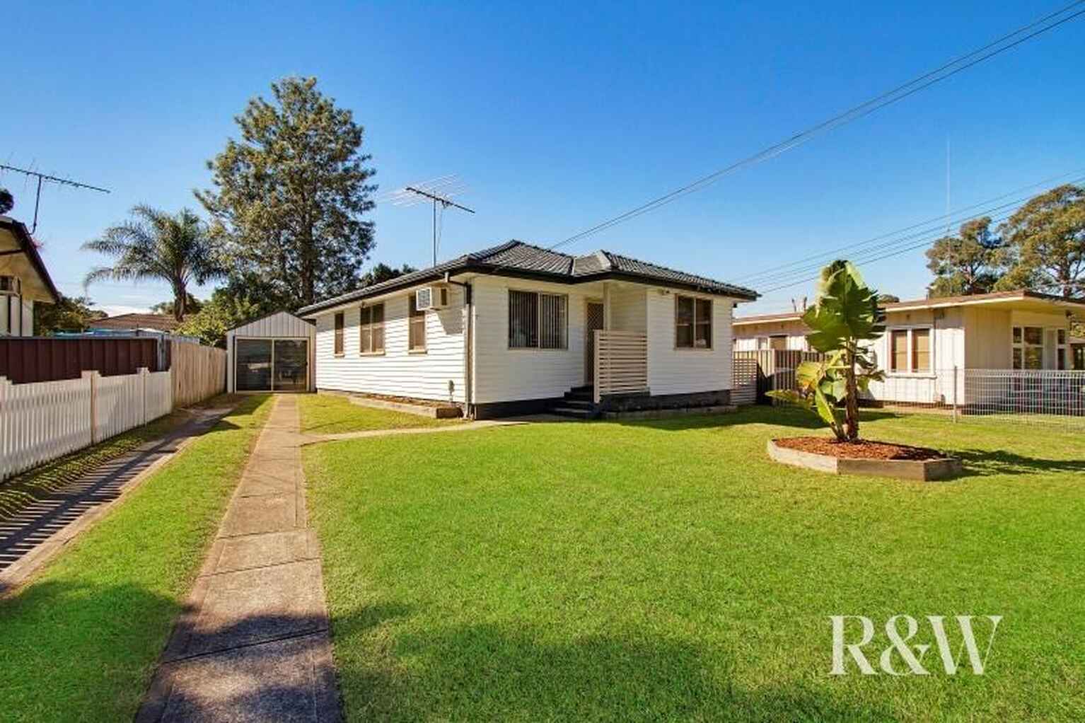 7 Luzon Avenue Lethbridge Park