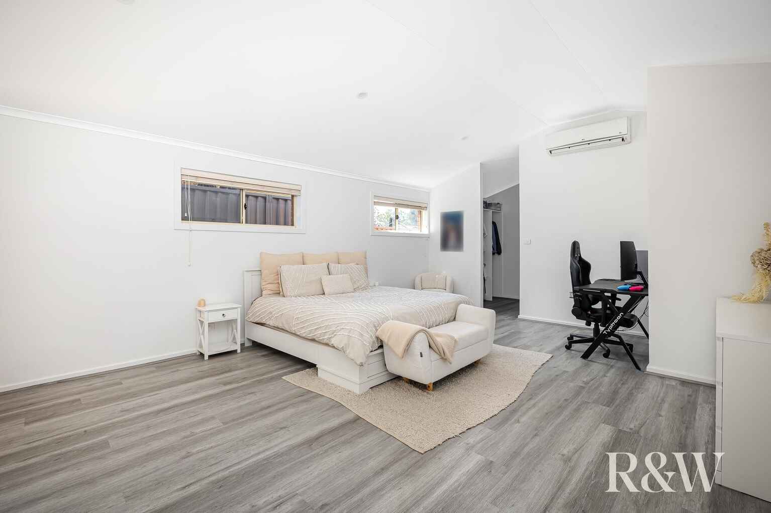 32 Endeavour Avenue St Clair 32 Endeavour Avenue St Clair