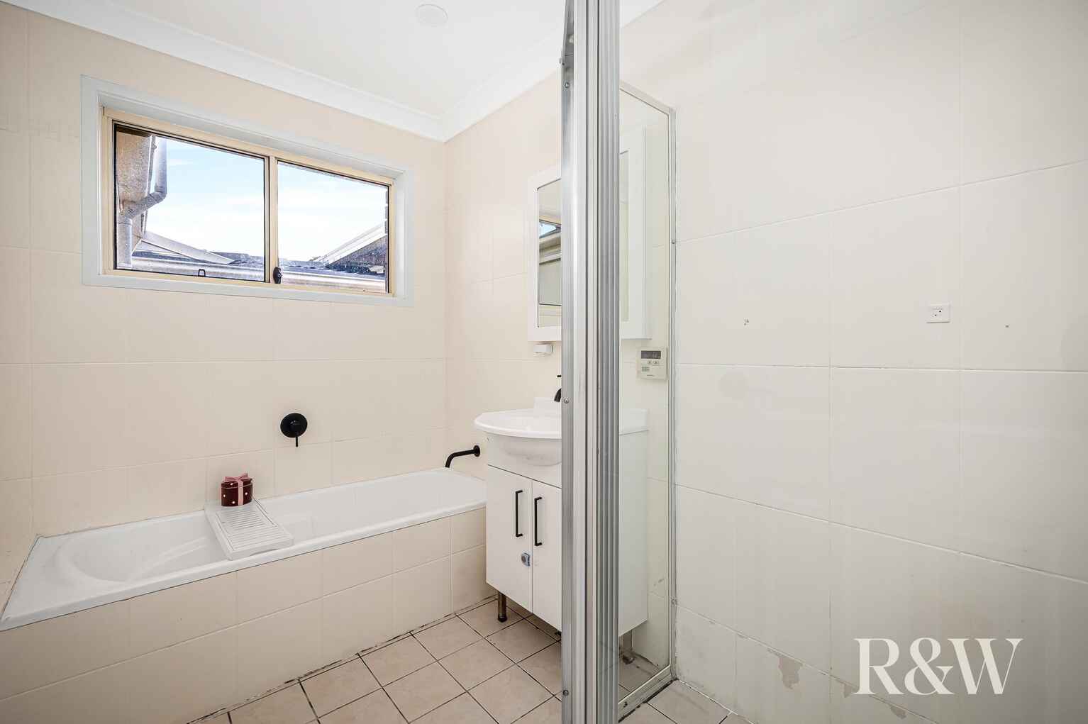 32 Endeavour Avenue St Clair 32 Endeavour Avenue St Clair