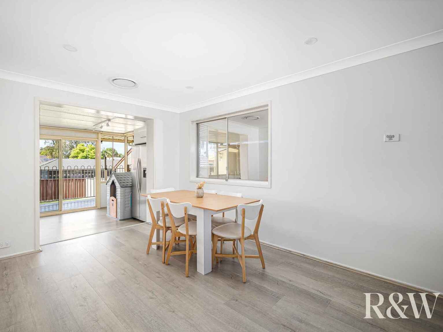 32 Endeavour Avenue St Clair 32 Endeavour Avenue St Clair