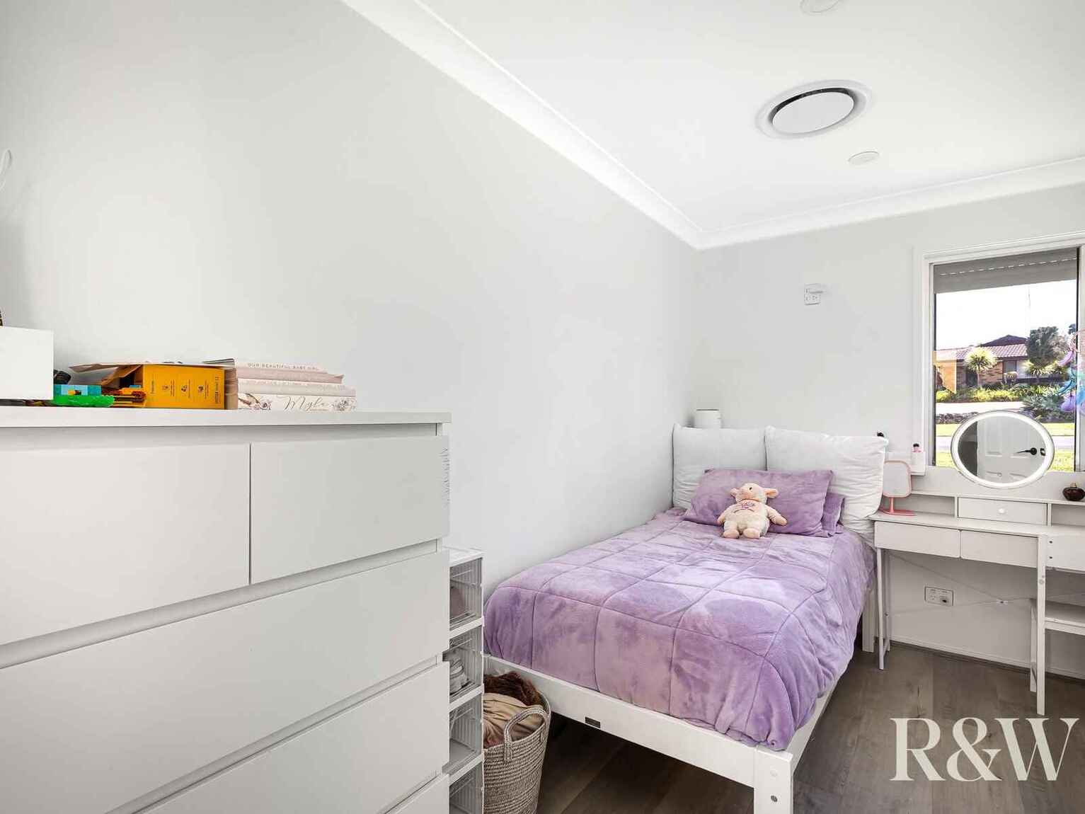 32 Endeavour Avenue St Clair 32 Endeavour Avenue St Clair