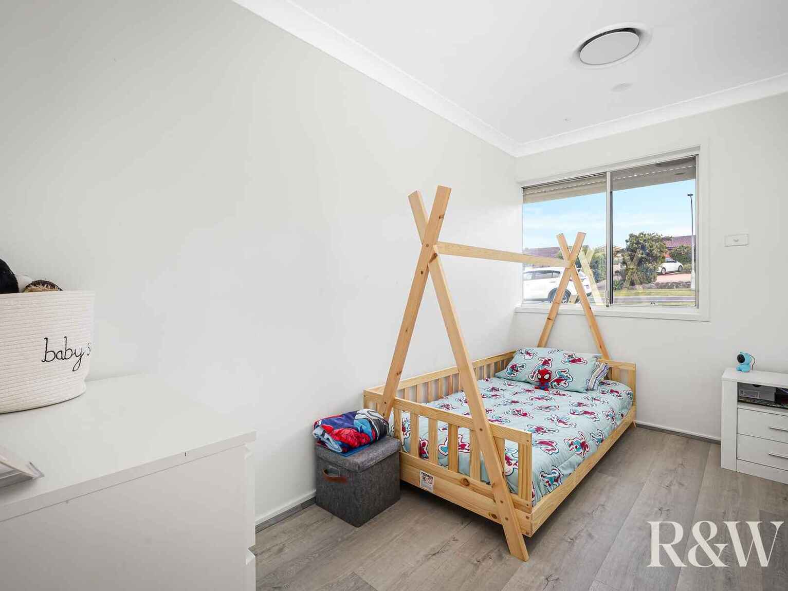 32 Endeavour Avenue St Clair 32 Endeavour Avenue St Clair