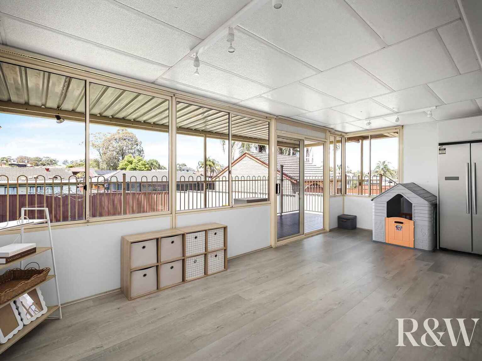 32 Endeavour Avenue St Clair 32 Endeavour Avenue St Clair