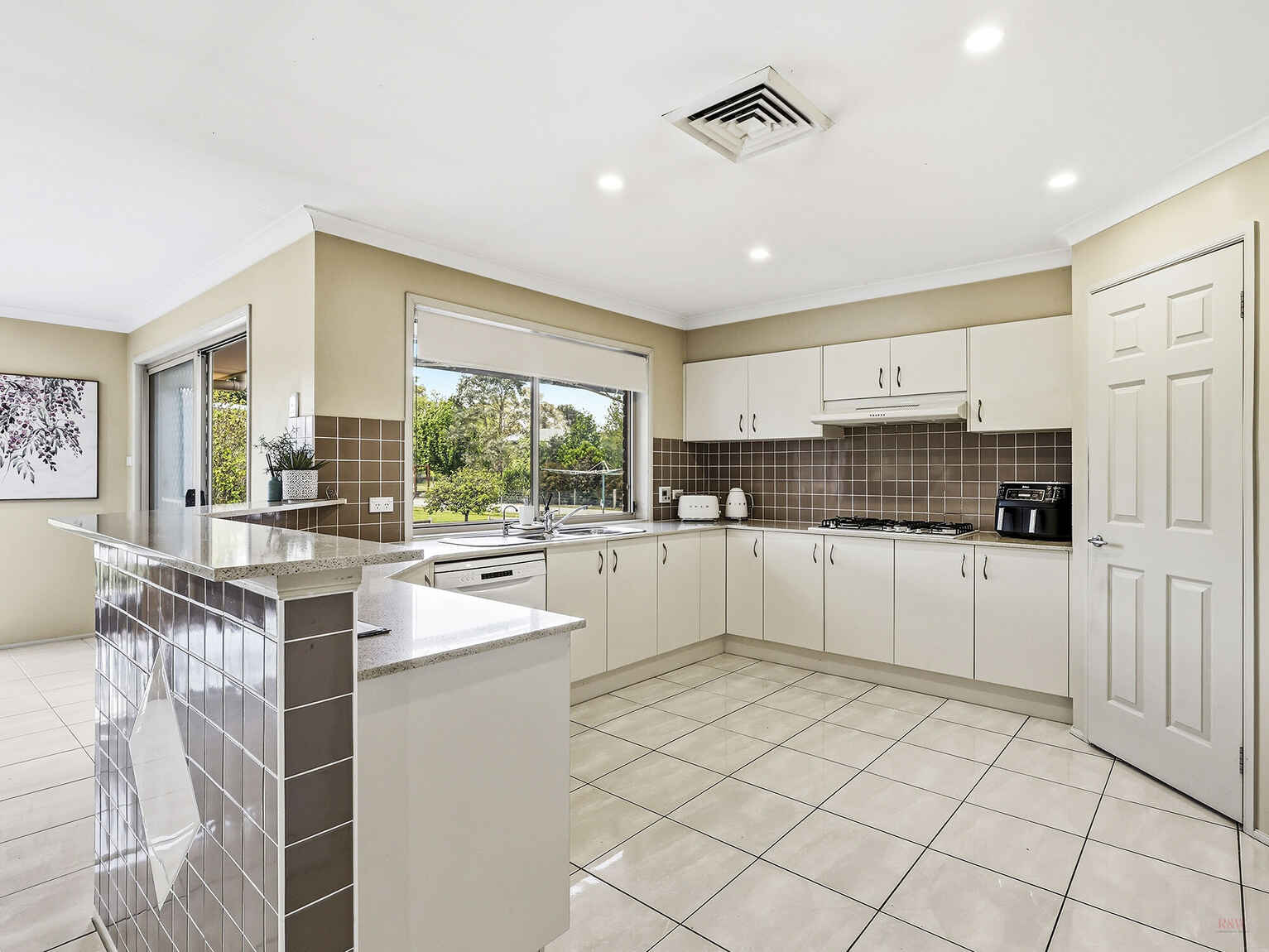 27 Woodside Drive Moss Vale