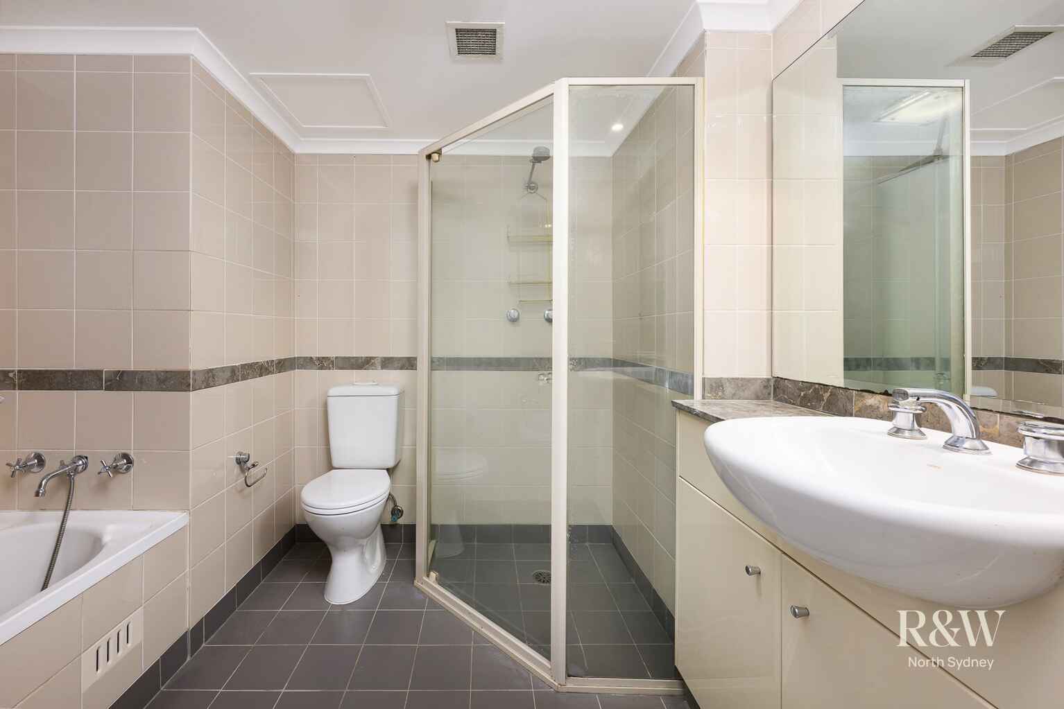 13/96 Alfred Street Milsons Point