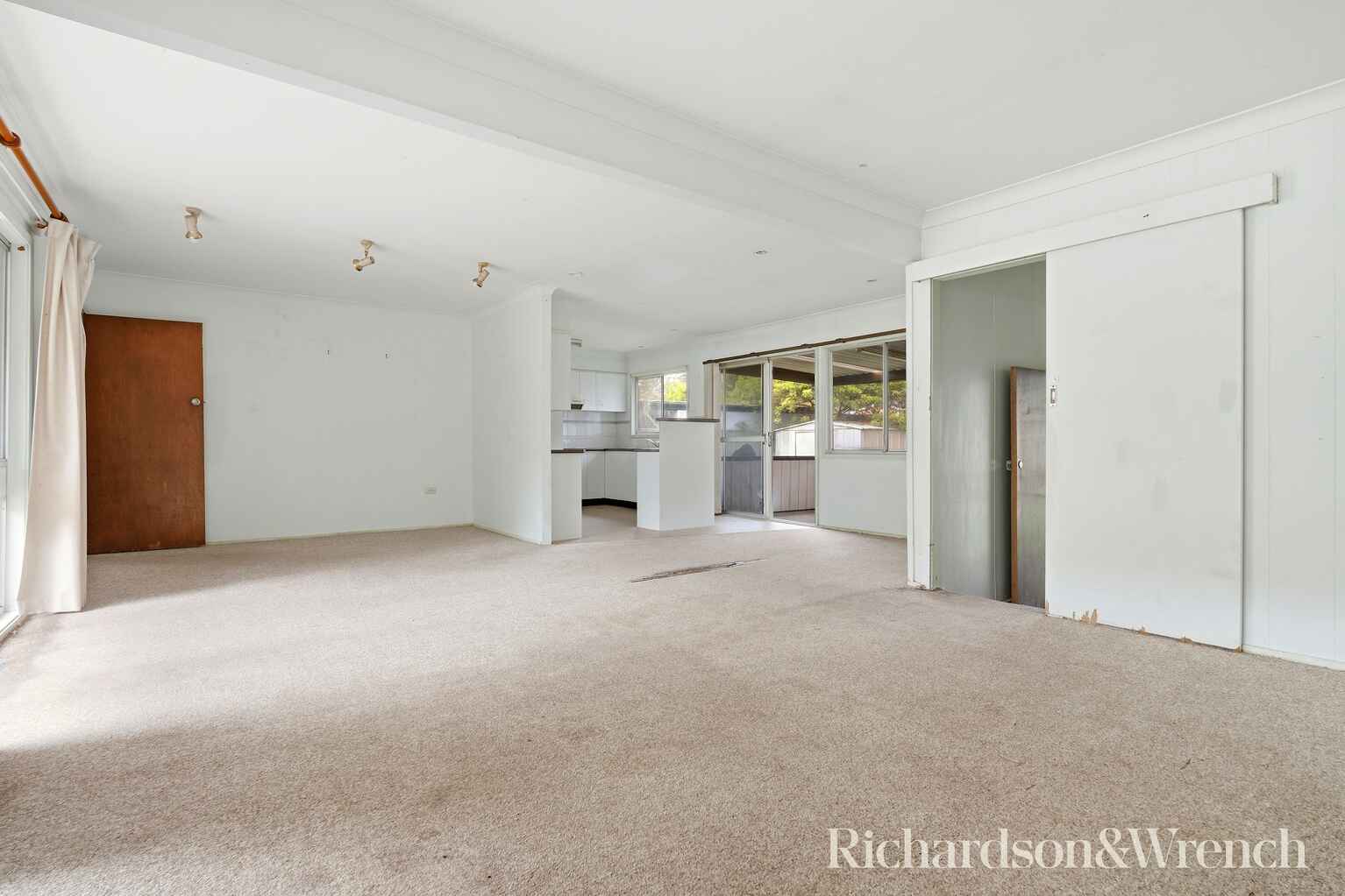 54 Bluefish Crescent Tascott 54 Bluefish Crescent Tascott