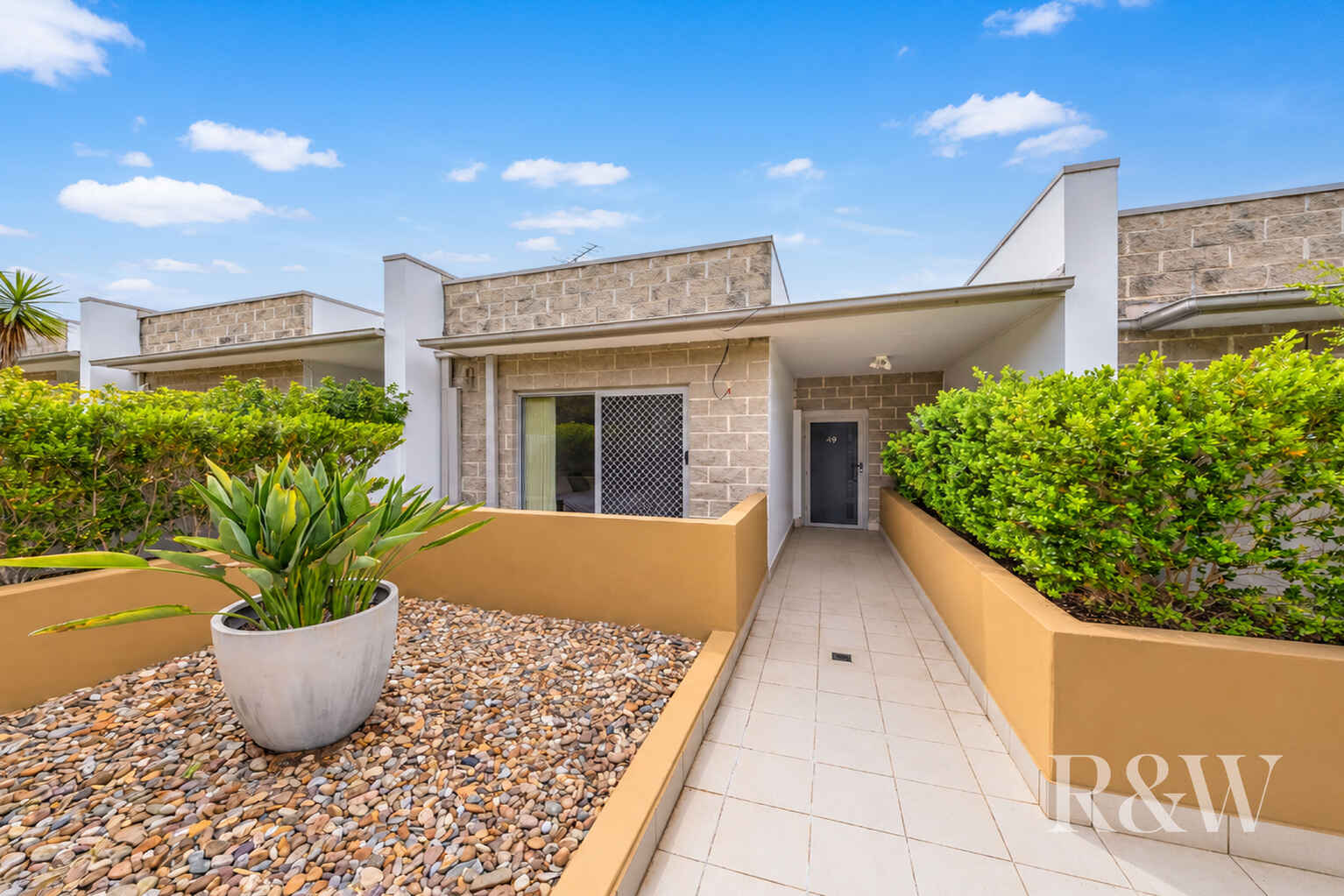 49/17 POPLAR CRESCENT Bradbury 49/17 POPLAR CRESCENT Bradbury