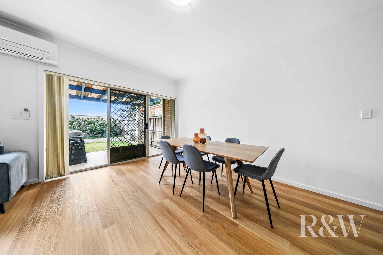 49/17 POPLAR CRESCENT Bradbury 49/17 POPLAR CRESCENT Bradbury