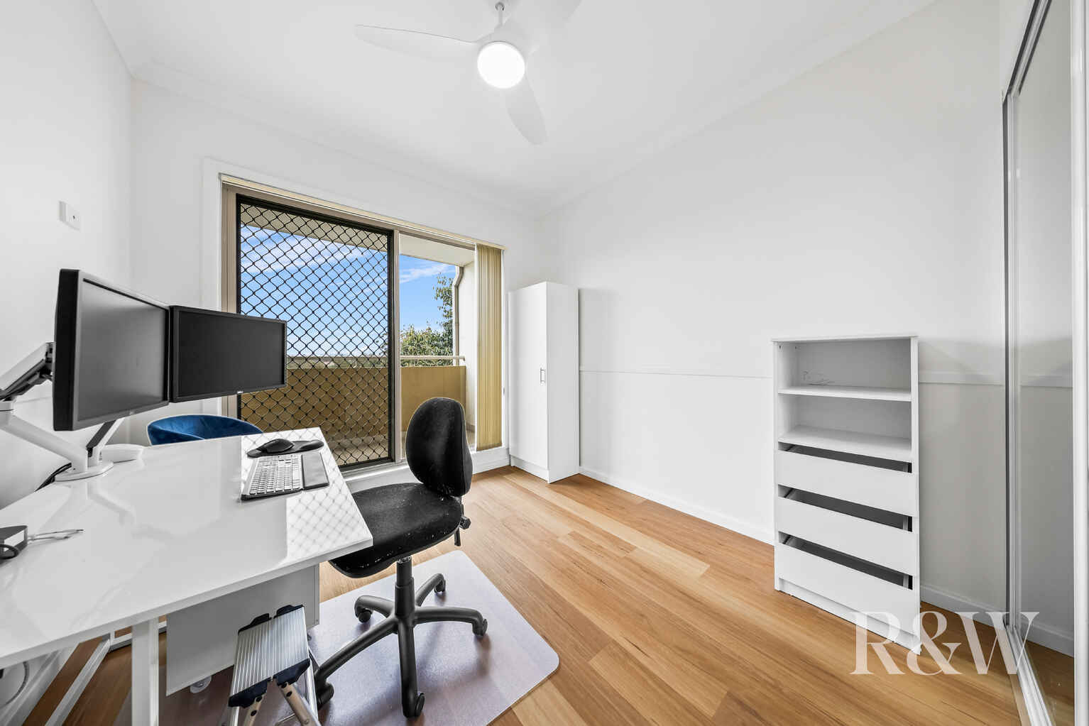 49/17 POPLAR CRESCENT Bradbury 49/17 POPLAR CRESCENT Bradbury