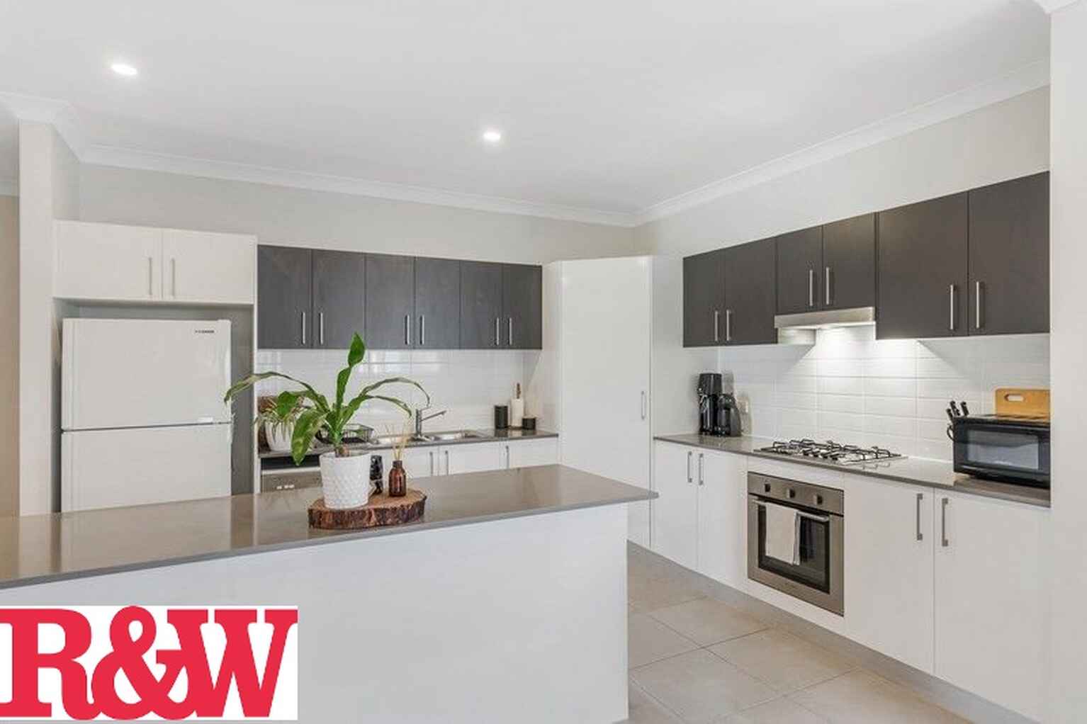 37 Mooney Street Spring Farm 37 Mooney Street Spring Farm