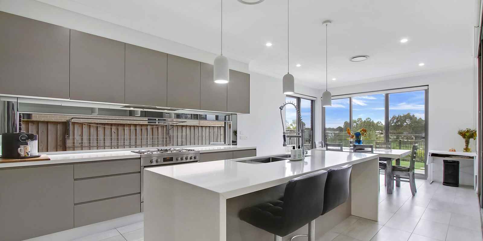 8 Aspect Crescent Colebee