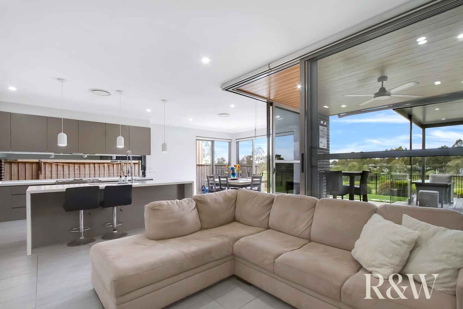 8 Aspect Crescent Colebee
