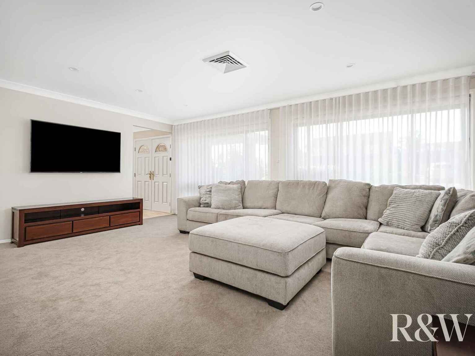 14 Kelmscott Way St Clair 14 Kelmscott Way St Clair